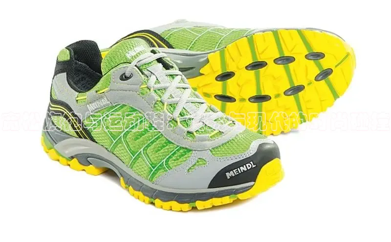 意昂3手游平台官网江铃新能源宽松旗袍与运动鞋：传统与现代的时尚碰撞