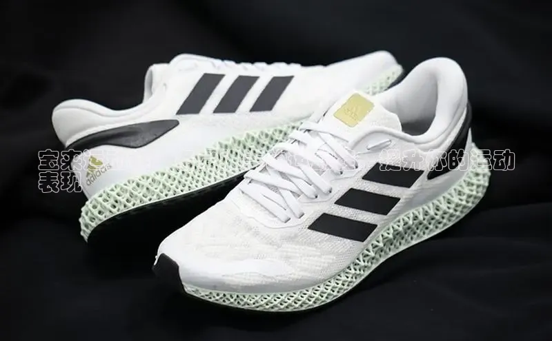 意昂三平台登录入口慧博云通宝来运动鞋：备受推崇的运动鞋，提升你的运动
表现