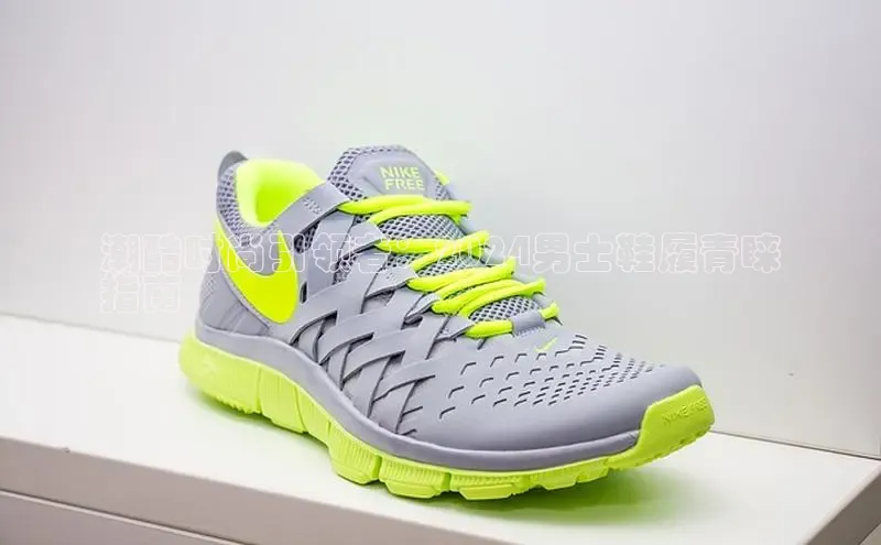 易昂体育3京东潮酷时尚引领者：2024男士鞋履青睐
指南