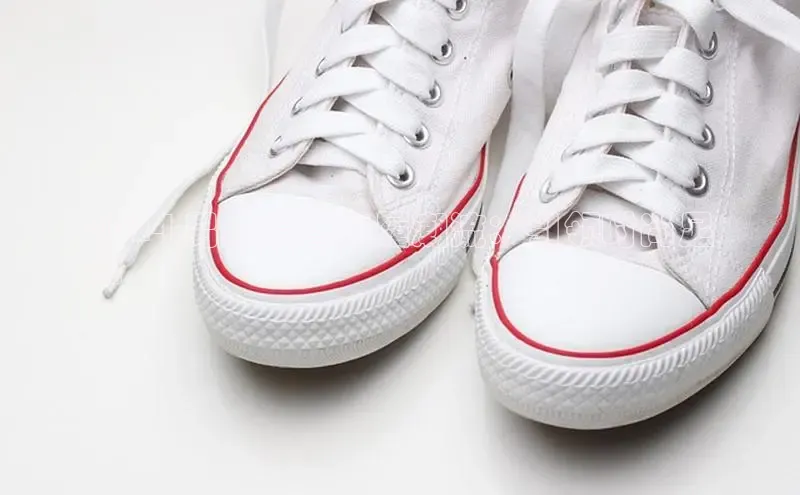 意昂3官网入口百度识图2024 男款轻奢鞋履潮流：引领时尚足
迹