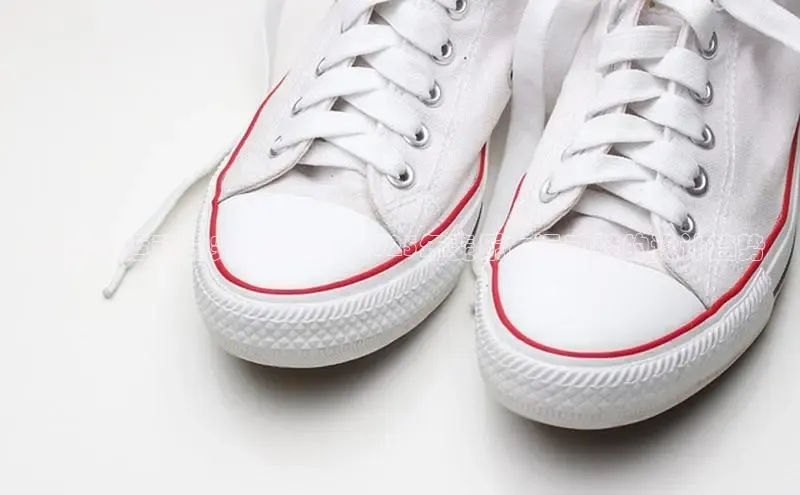 时尚与运动的完美融合：2025年斐乐女运动鞋的设计趋势